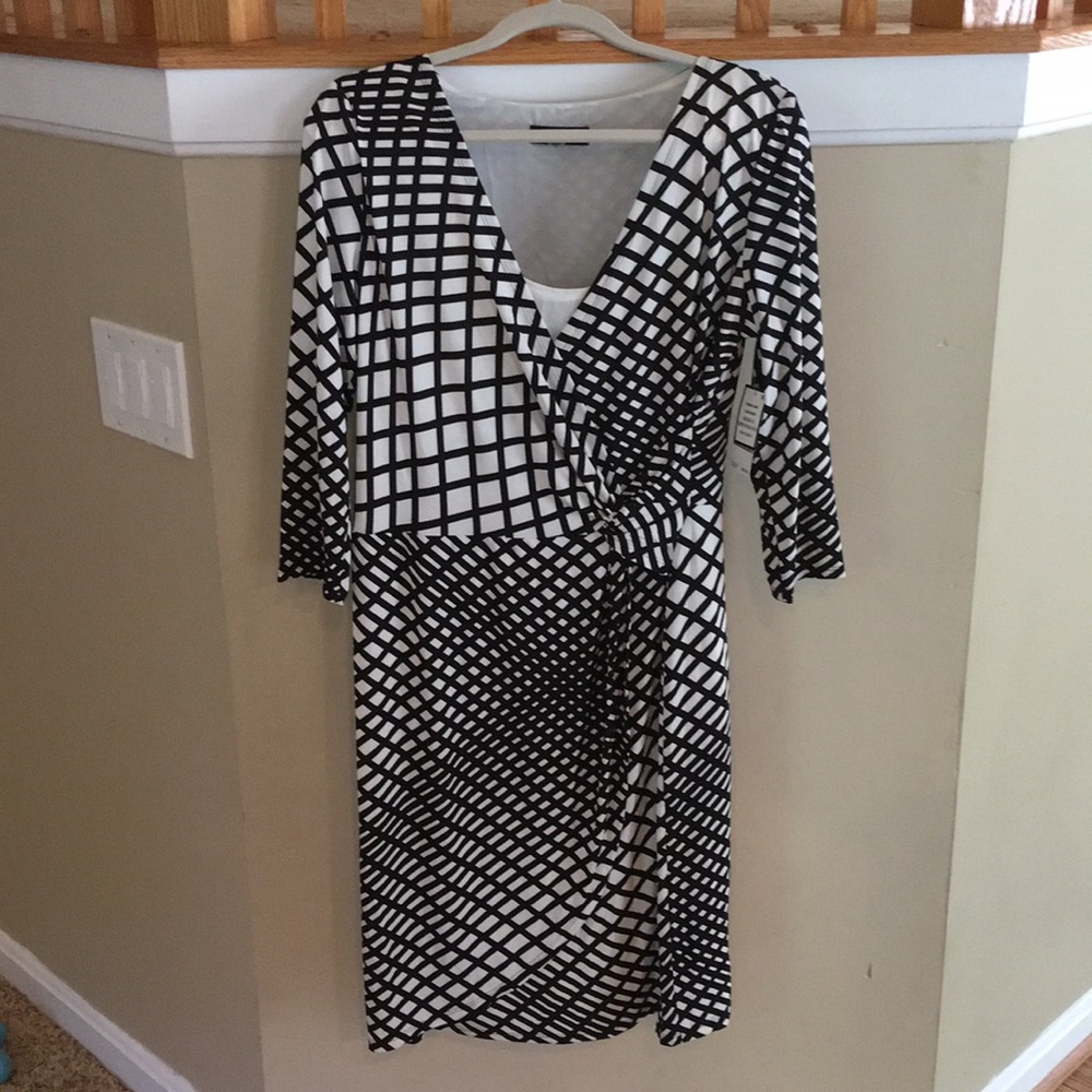 NWT - Nine West geometric pattern jersey dress