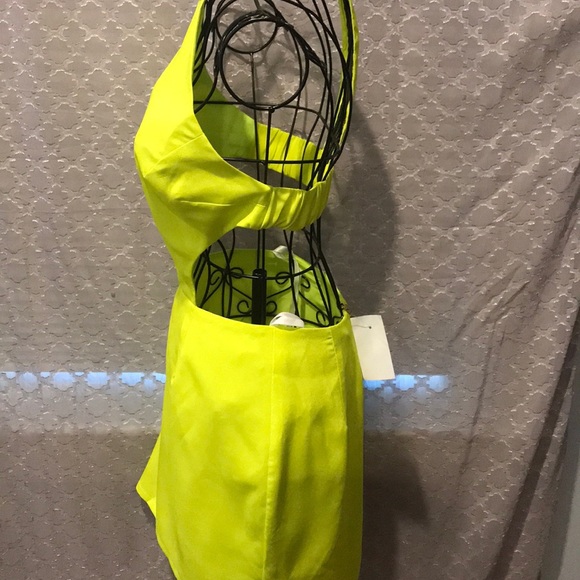 Super Fun Solid Cut out dress - Picture 2 of 5