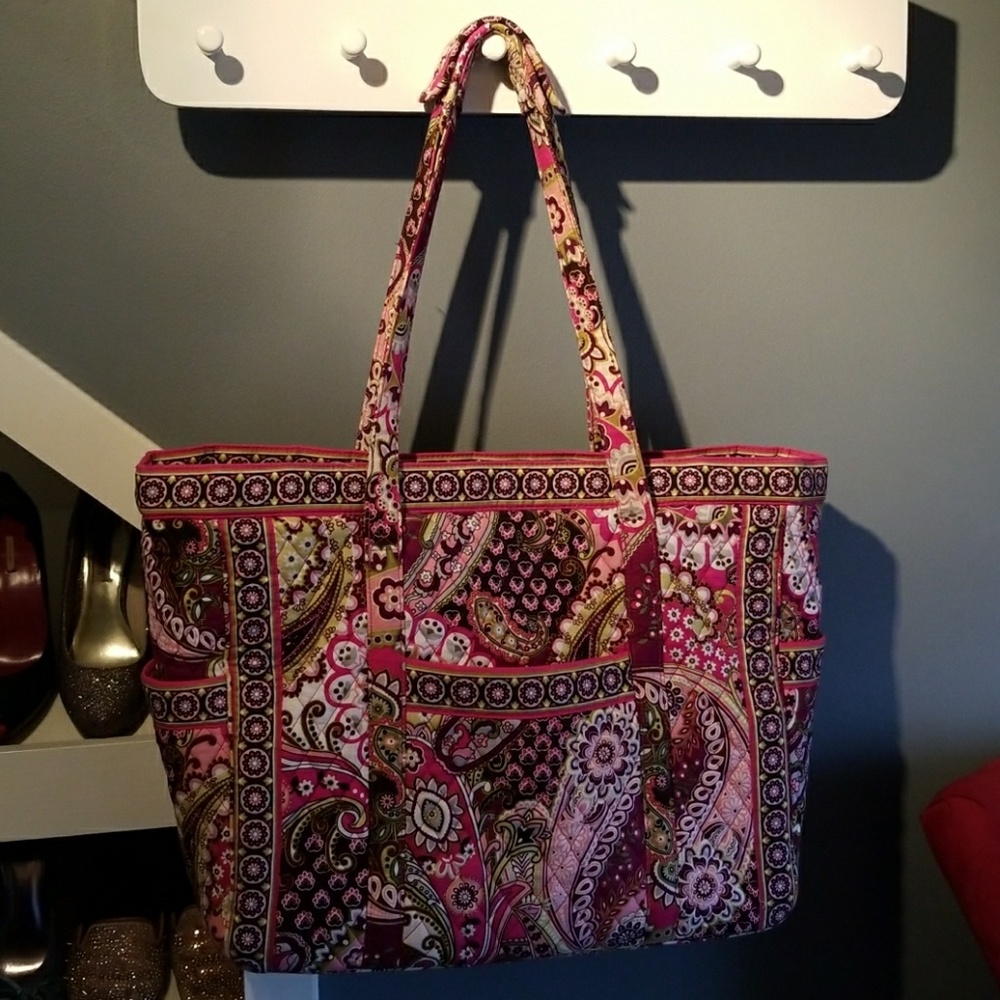 Vera Bradley Get Carried Away Tote Like new!!