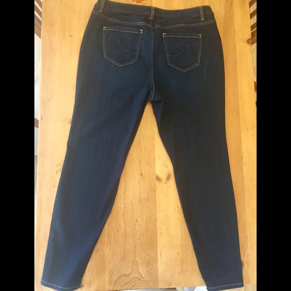 Lane Bryant Genius Fit Skinny Jeans NWT 18