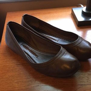 Frye brown leather flats / ballet
