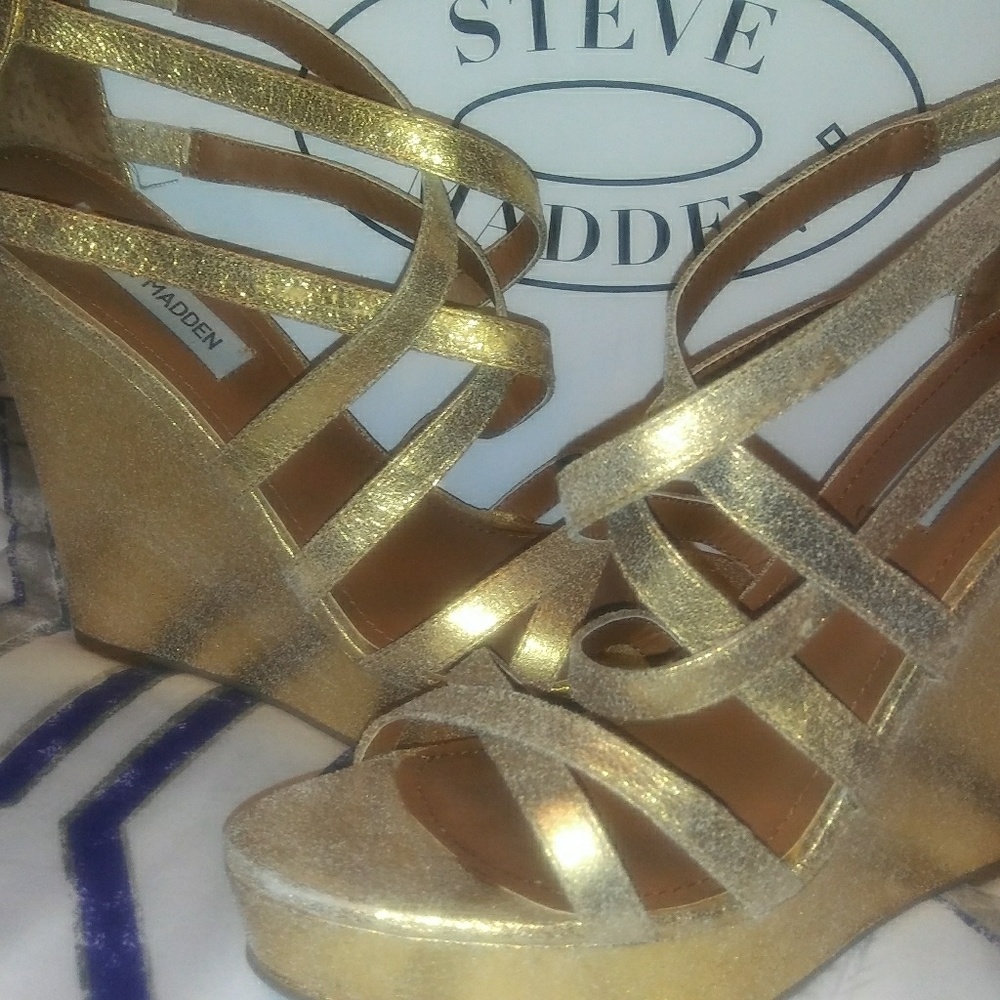 NWOT Brand new Steve Madden wedges