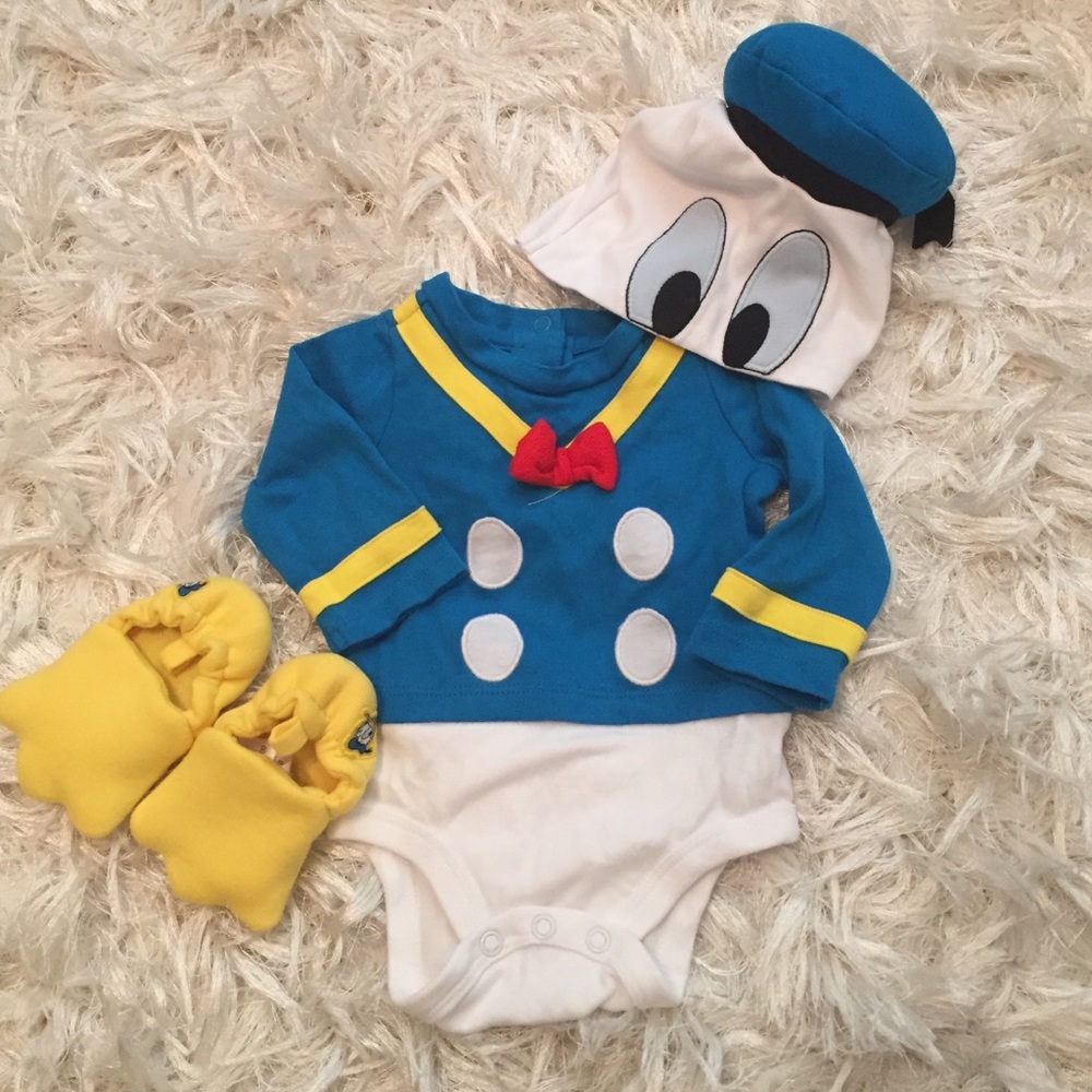 Donald Duck Costume.