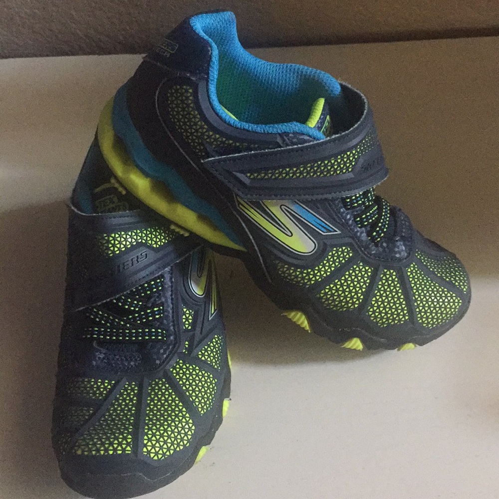 Skechers boys size 2.5