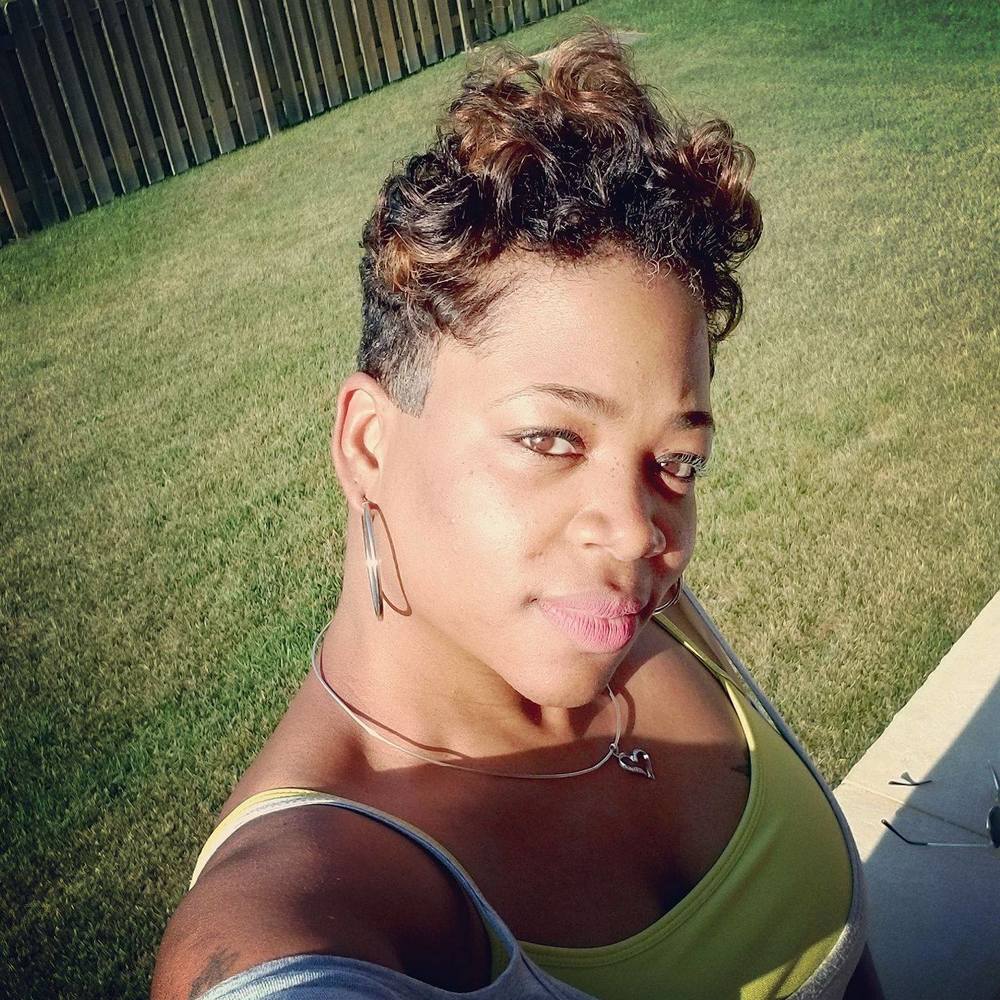 Meet your Posher, Yolanda