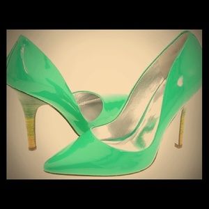 Jessica Simpson Green Pumps