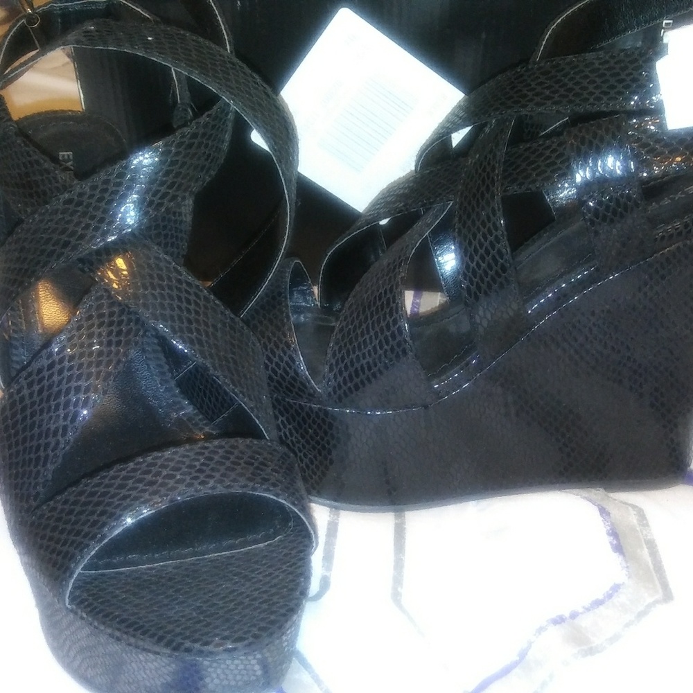 NWOT Black Express wedges.