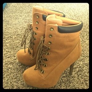 ‼️Never Worn‼️Super Cute Tan Boots 😍 5in heel.
