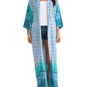 SPELL AND AND GYPSY COLLECTIVE Kimono