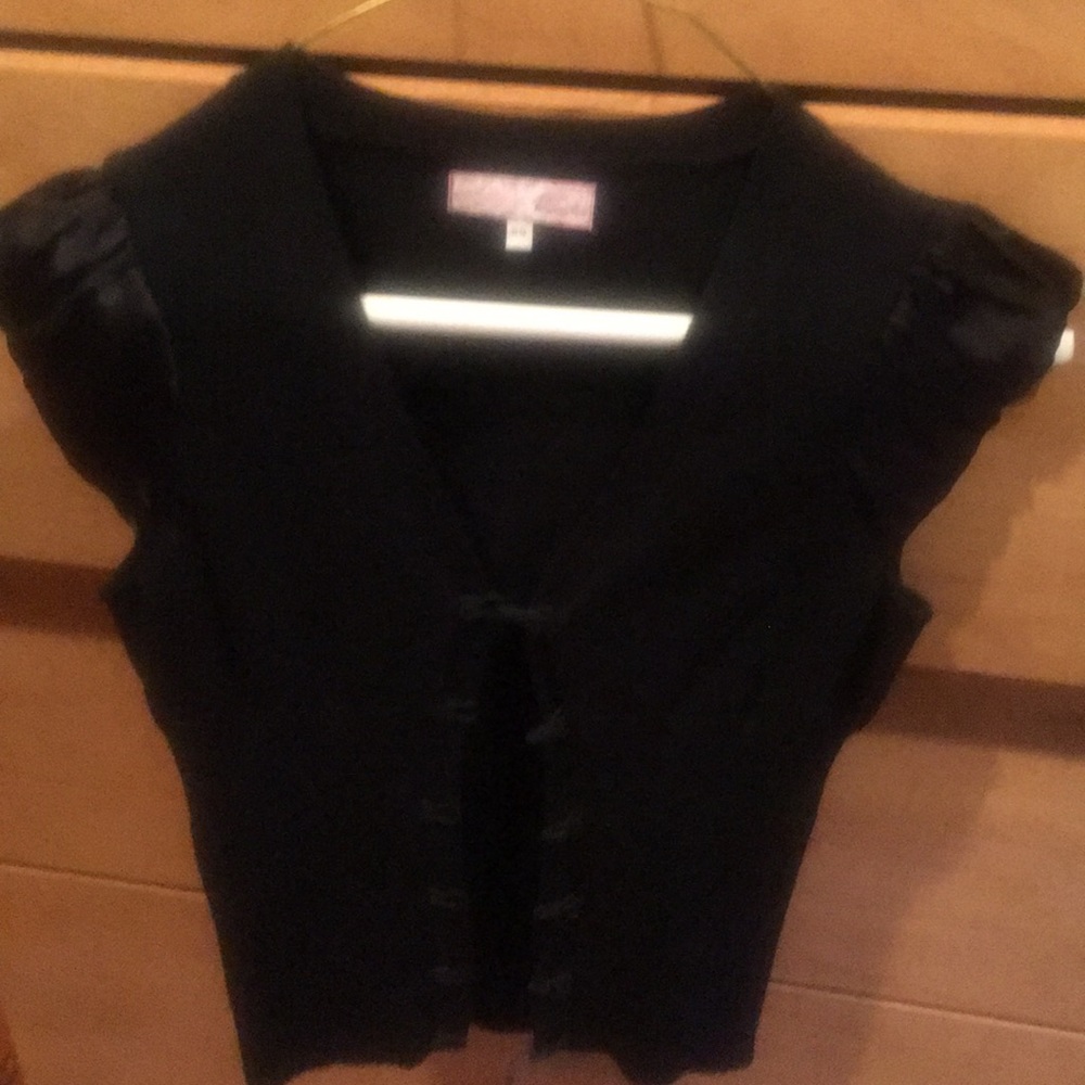 Black short satined sleeve top