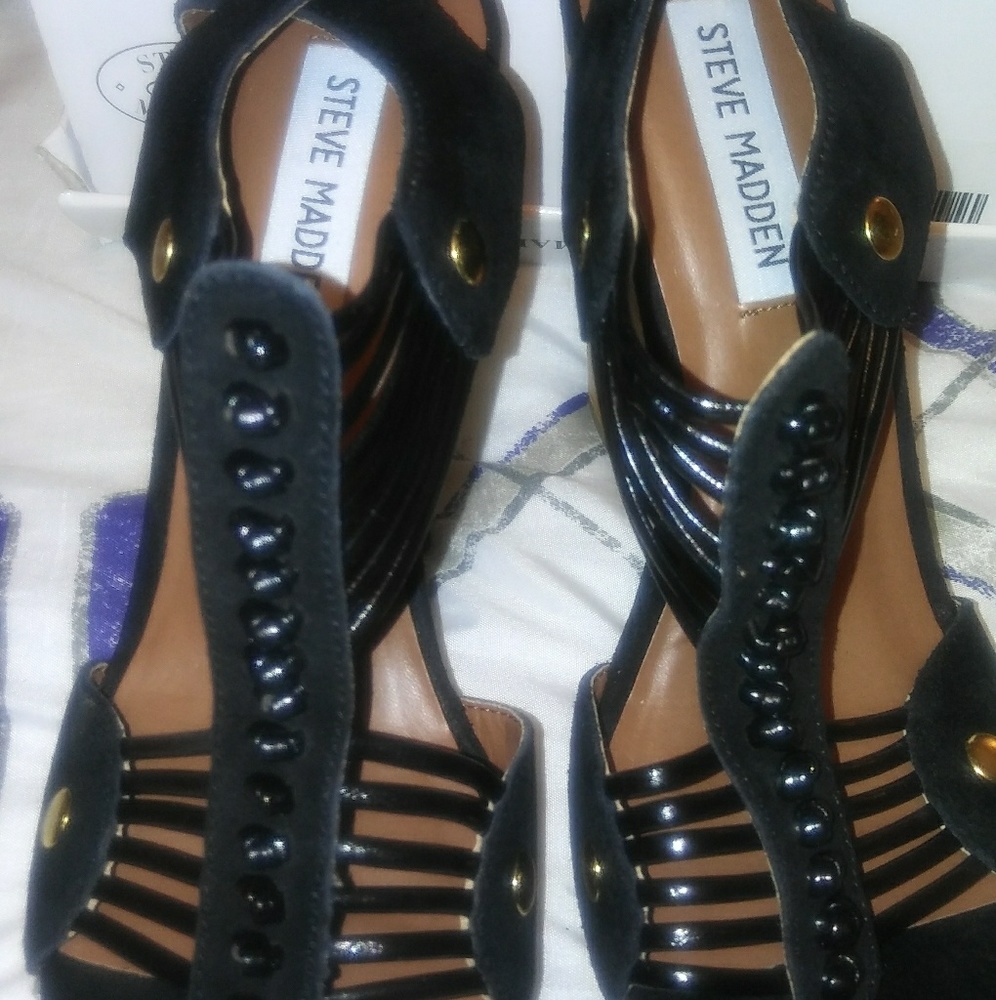 NWOT Steve Madden Tuscan black wedges