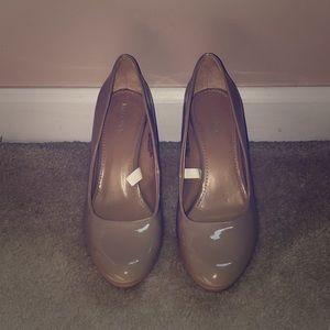 Nude patent heels