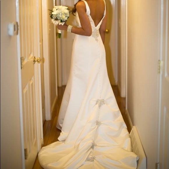 Bridal dress - Picture 1 of 3