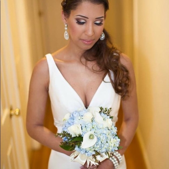 Bridal dress - Picture 2 of 3