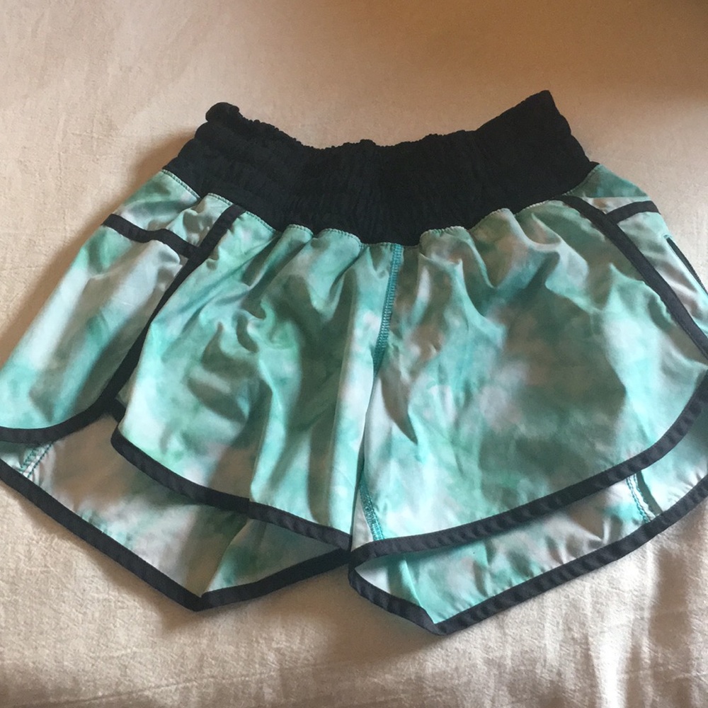 Lululemon shorts size 4