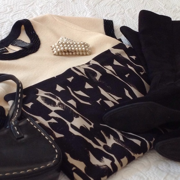 Ann Taylor Pencil Skirt - Picture 7 of 7