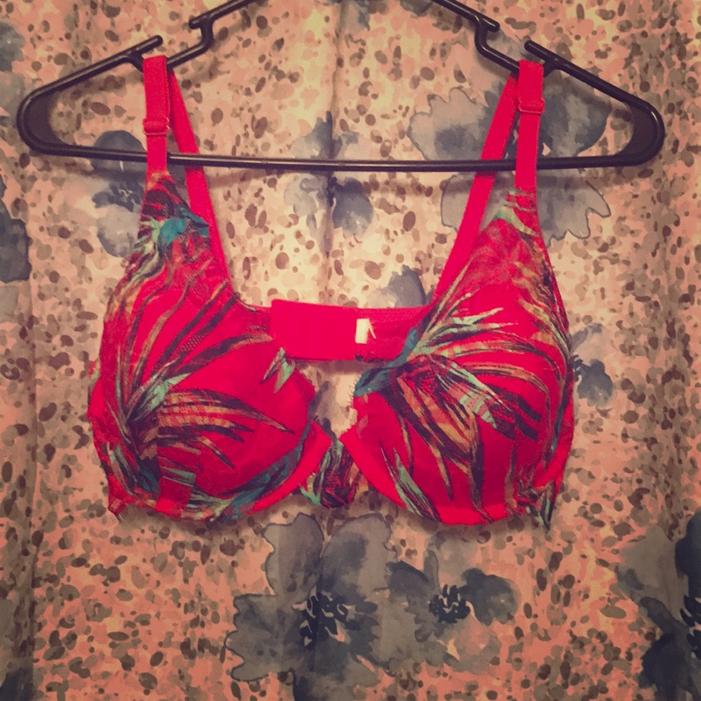 VS Pink Date collection bra