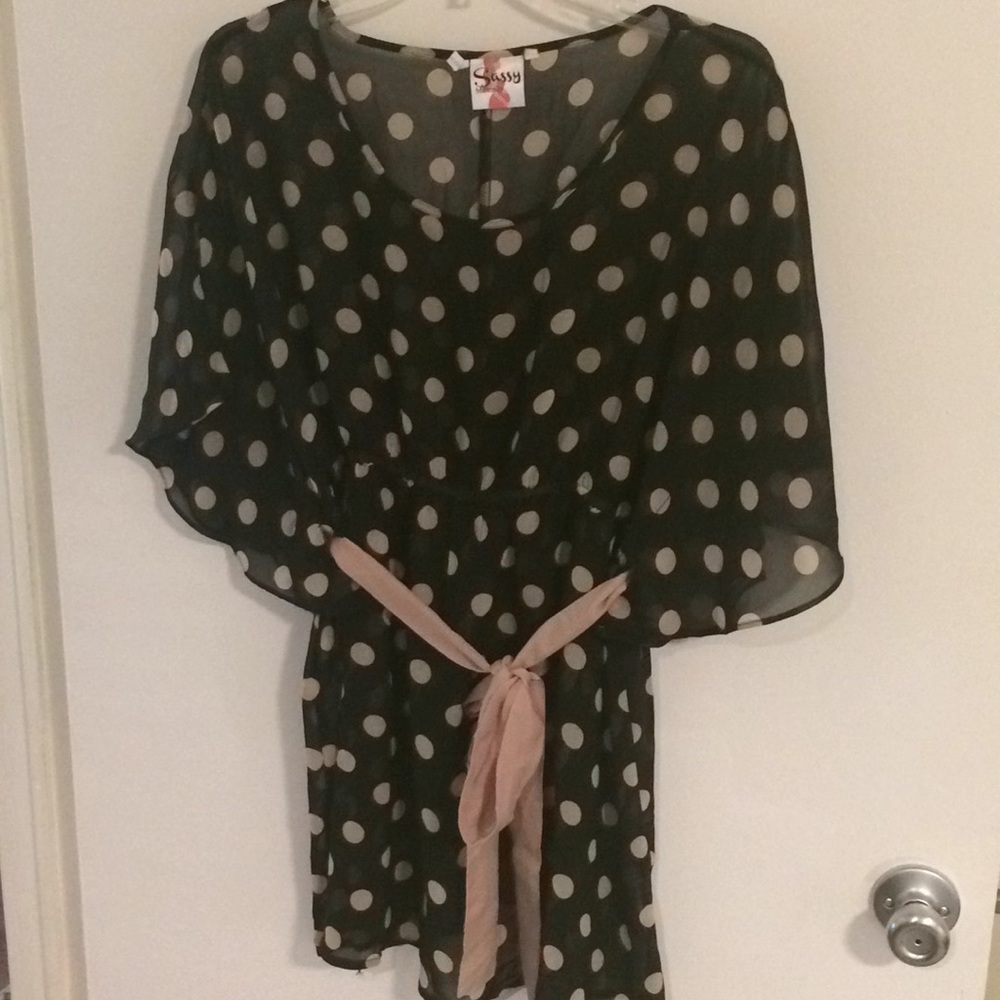 SOLD!! Beautiful EUC Sassy Maternity Top