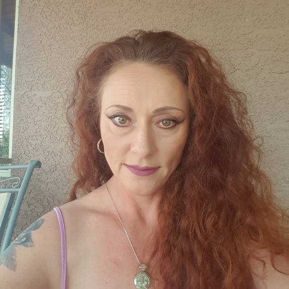 Meet your Posher, April - Picture 3 of 3