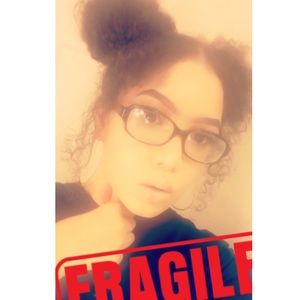 Meet your Posher, Layla