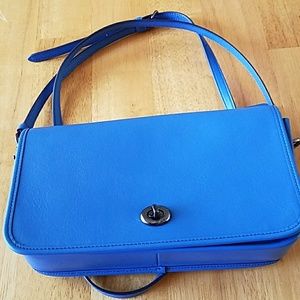 Coach turnlock crossbody lapis blue