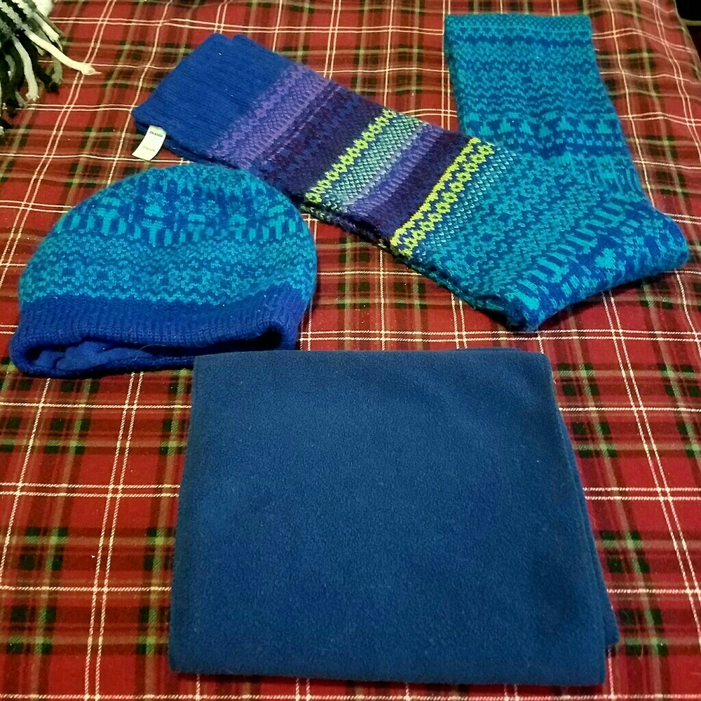 Joe boxer hat and scarves