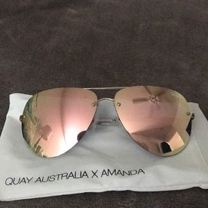 Quay pink mirror Amanda muse