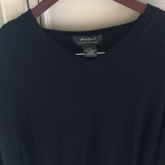 2 Men's sweaters - Picture 2 of 3