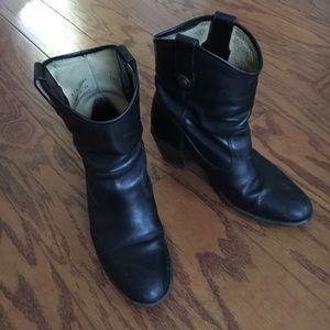 Jackie Button Short Frye Boots