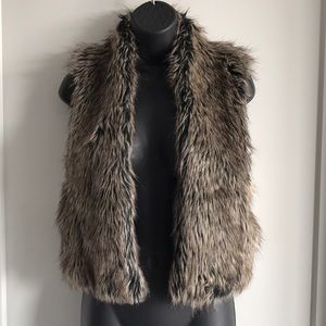 Cute Faux Fur Vest! Floral lining!