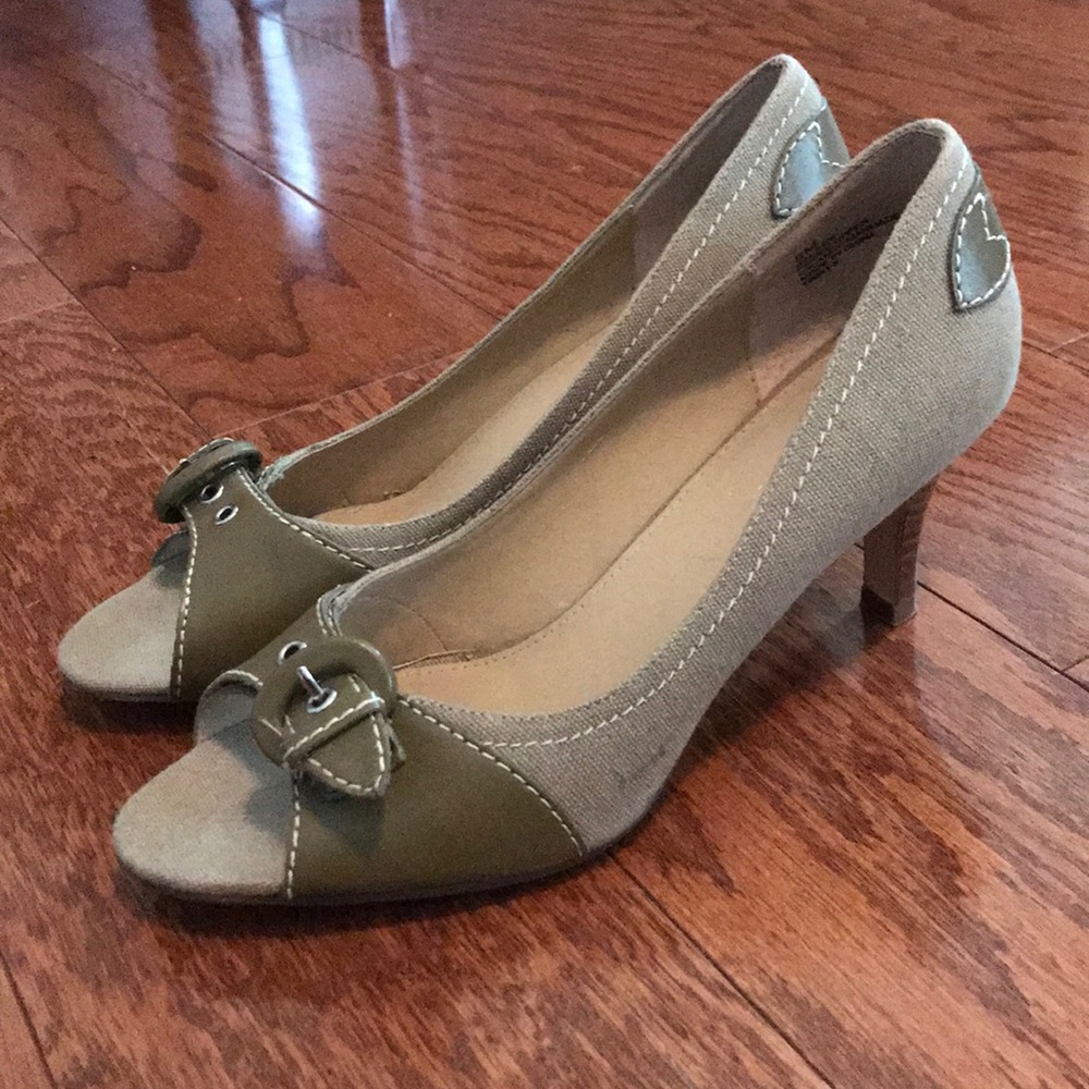 Worthington Peep-toe Heels