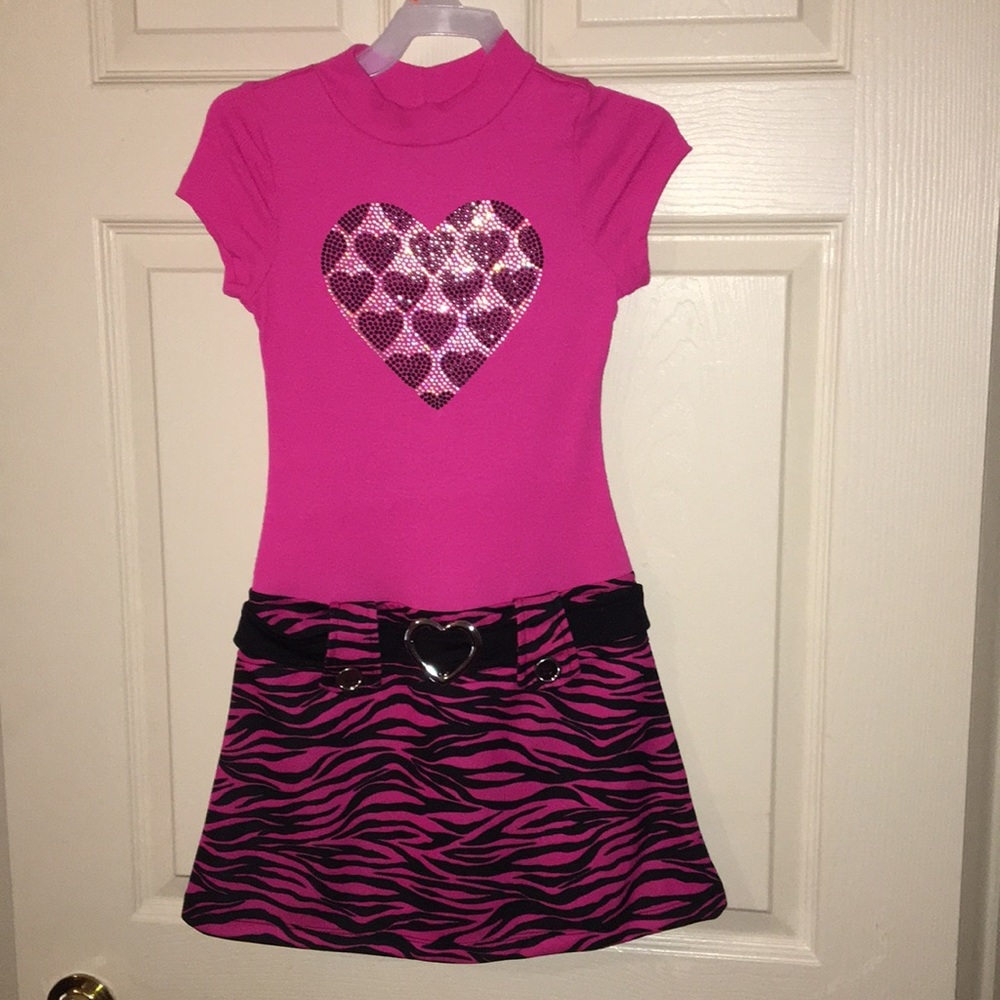 NWOT adorable girls dress. medium 7/8