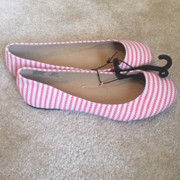 Pink and white Flats - Picture 2 of 3
