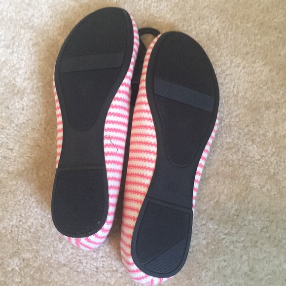 Pink and white Flats - Picture 3 of 3