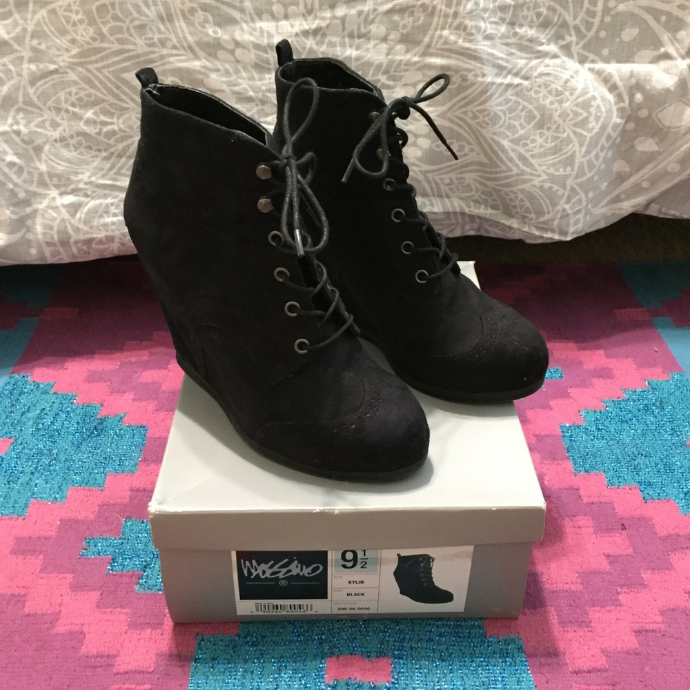 *SOLD* Mossimo Kylin Black Wedge