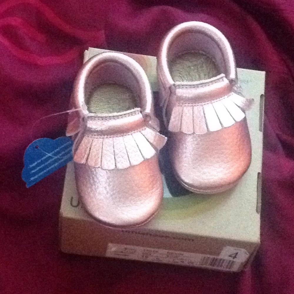Pink metallic Baby moccasins