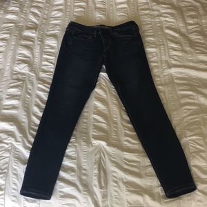 American Eagle, size 4 short jegging.