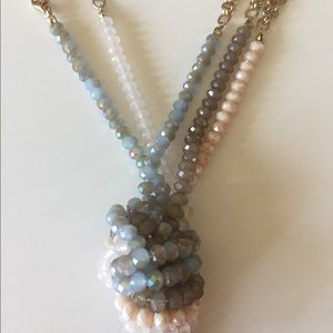 The Limited drop necklace.