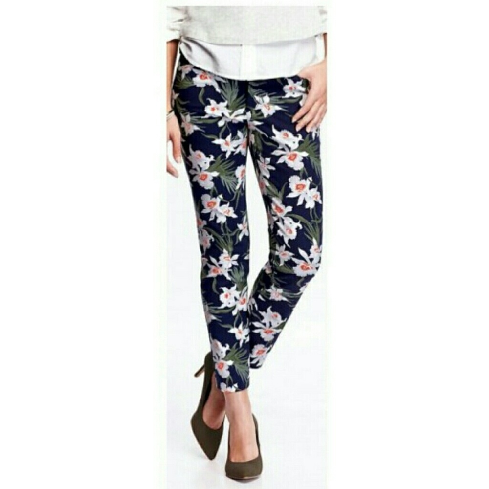 Old Navy blue floral pixie pant