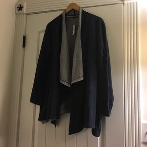 BANANA REPUBLIC NWT M/L Navy Gray sweater