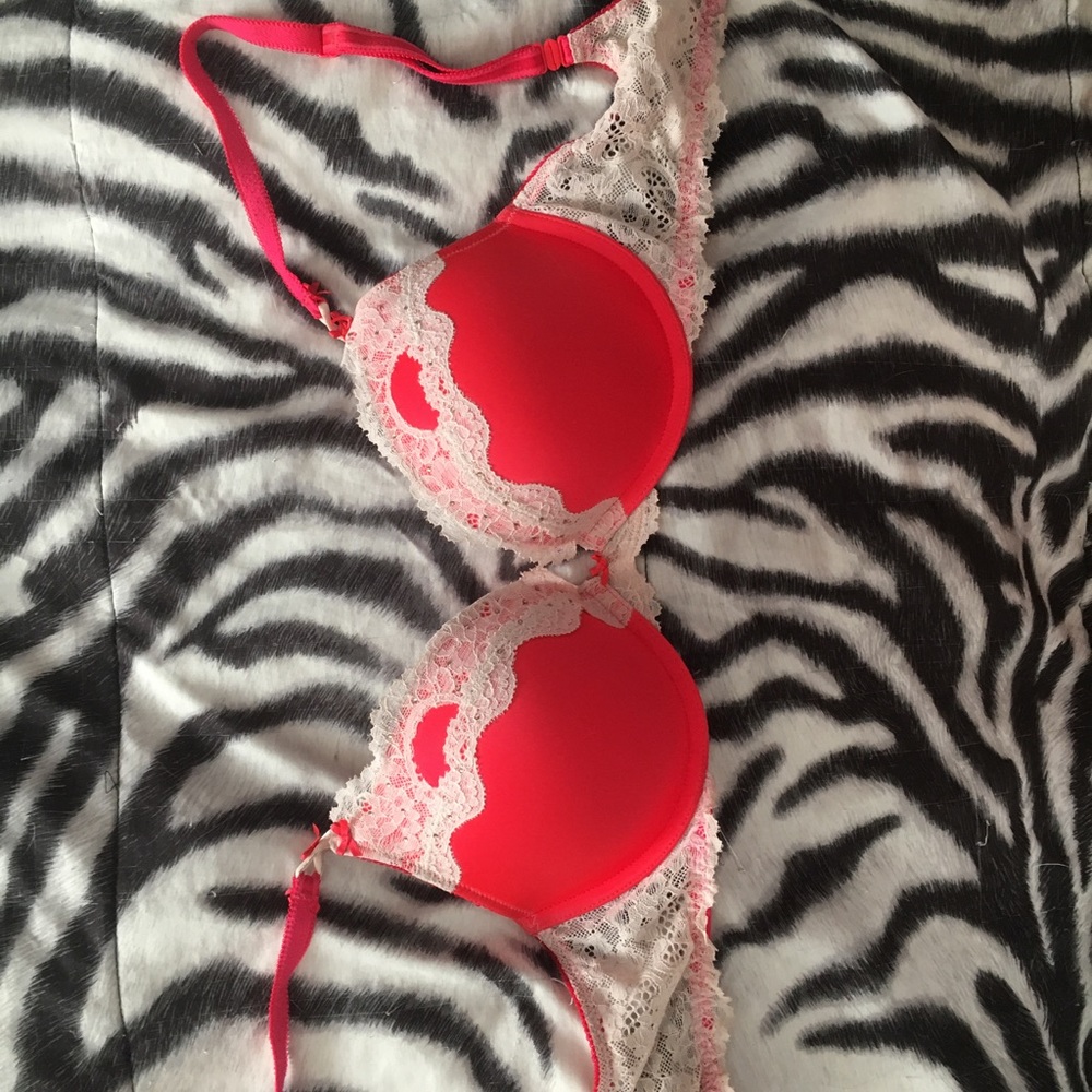 Victoria's Secret push-up bra size 32-D