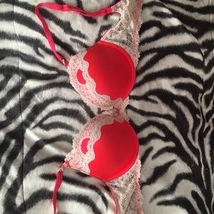 Victoria's Secret push-up bra size 32-D