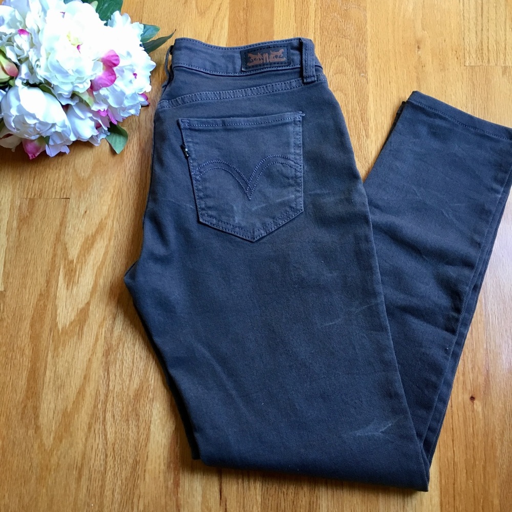 Gray skinny jeans