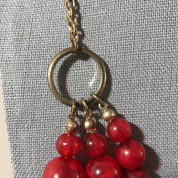 Red bead necklace - Picture 2 of 3