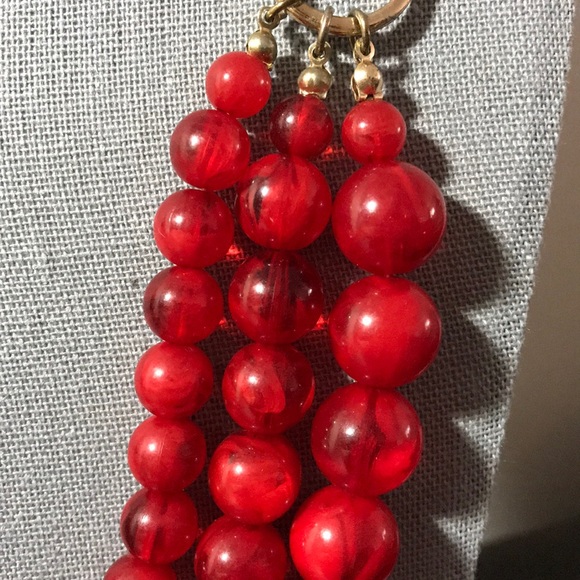 Red bead necklace - Picture 3 of 3
