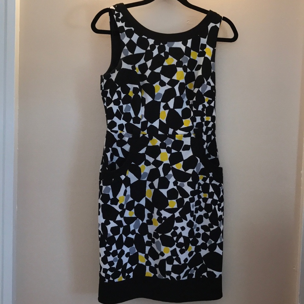 Colorful dress with pockets