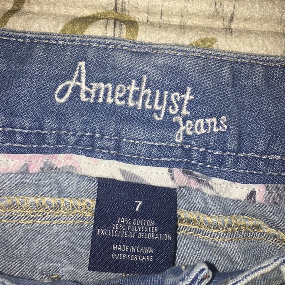 Low-rise Jean Shorts Distressed - Picture 4 of 7
