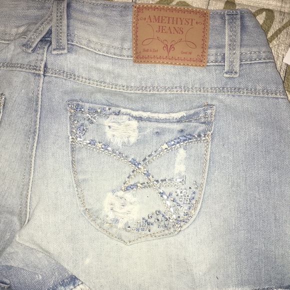 Low-rise Jean Shorts Distressed - Picture 7 of 7
