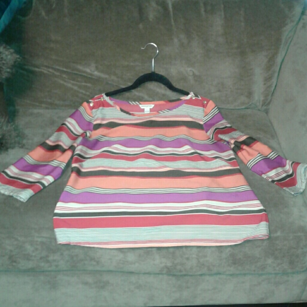 3/4 sleeve Banana Republic blouse.