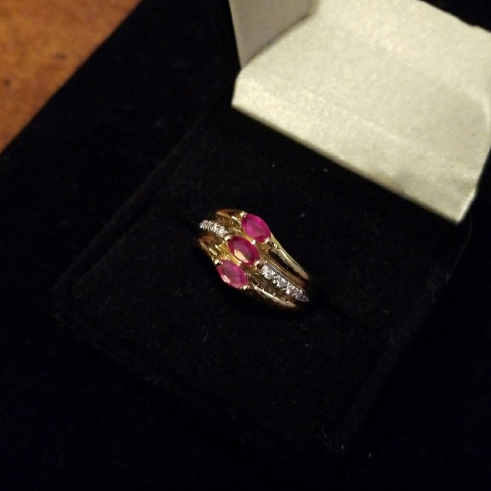 14kt YG Ruby and Diamond Ring, Size 6!